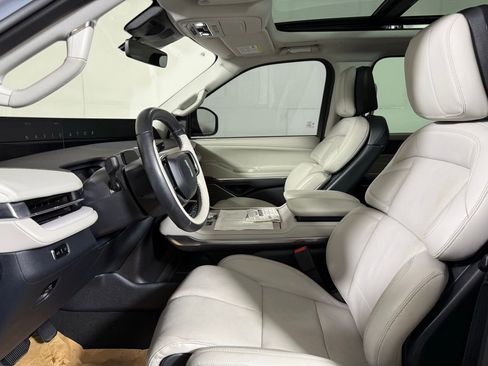 Certified 2025 Lincoln Navigator Reserve image 22