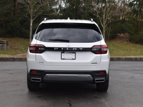 New 2026 Honda Pilot Touring image 7