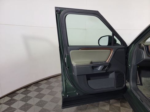 Used 2024 Rivian R1S Adventure AWD/4WD image 16