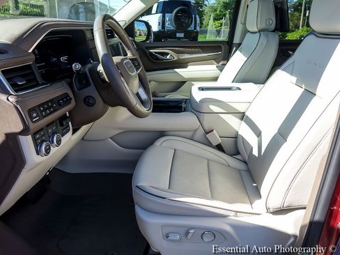Used 2024 GMC Yukon Denali w/ Denali Reserve Package AWD/4WD image 12