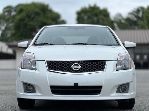 Used 2012 Nissan Sentra 2.0 SR FWD image 2