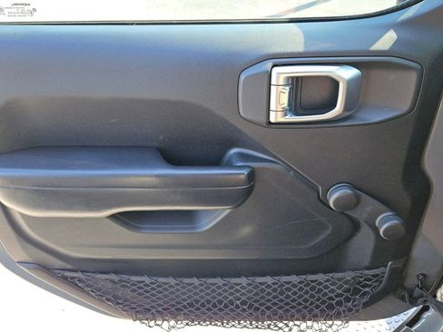 Used 2019 Jeep Wrangler Sport AWD/4WD image 24