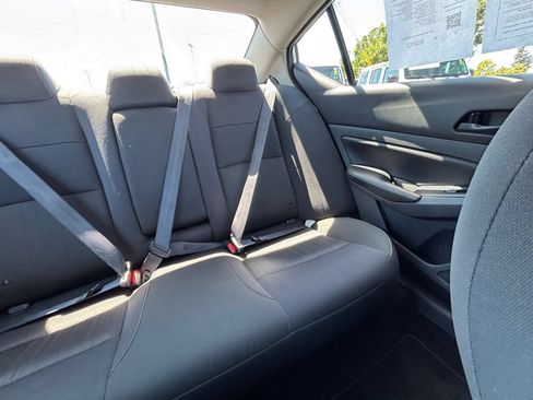 Used 2025 Nissan Altima 2.5 SV FWD image 37