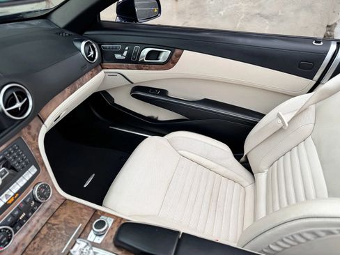 Used 2015 Mercedes-Benz SL 400 image 21
