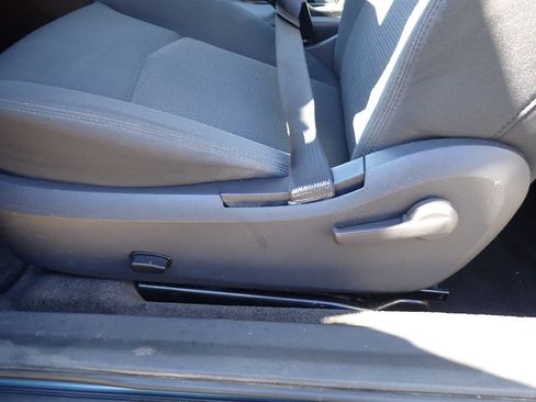 Used 2010 Chrysler Sebring Touring image 24