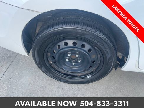 Used 2017 Toyota Corolla LE FWD image 11