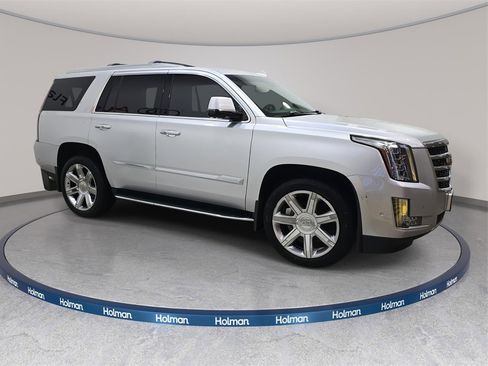 Used 2018 Cadillac Escalade Luxury image 5