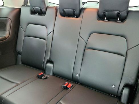 Used 2024 Nissan Pathfinder SL w/ SL Premium Package FWD image 34