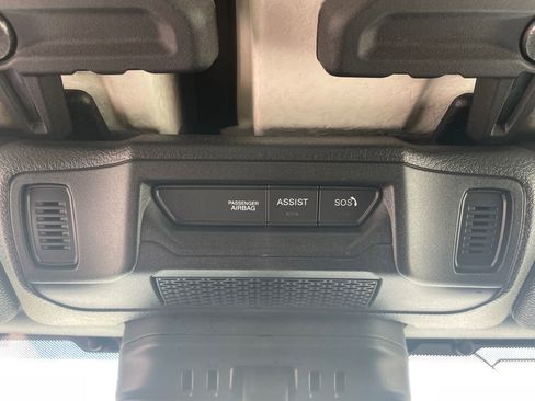 Used 2024 Jeep Gladiator Mojave w/ Convenience Group image 18