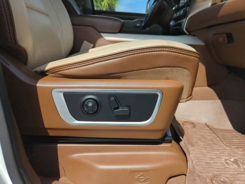 Used 2019 RAM 1500 Laramie image 36