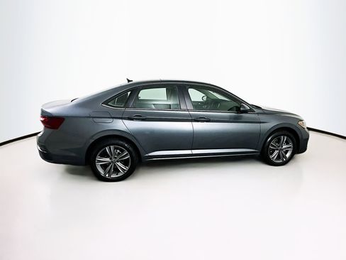 Used 2024 Volkswagen Jetta SE image 10
