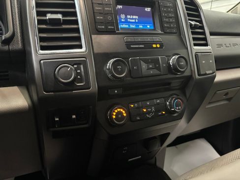 Used 2017 Ford F250 XLT w/ XLT Value Package AWD/4WD image 20