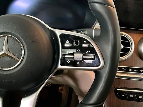 Used 2022 Mercedes-Benz GLC 300 GLC 300 image 25