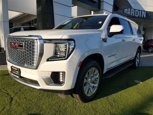 Used 2024 GMC Yukon XL Denali image 2
