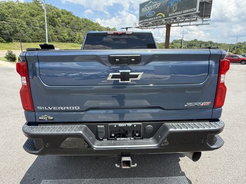 Used 2024 Chevrolet Silverado 2500 ZR2 w/ Technology Package AWD/4WD image 6