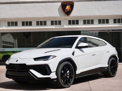 Used 2023 Lamborghini Urus S image 13