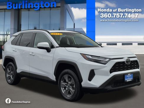 Used 2024 Toyota RAV4 XLE w/ Convenience Package image 8