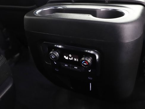 Used 2025 GMC Yukon Denali image 17