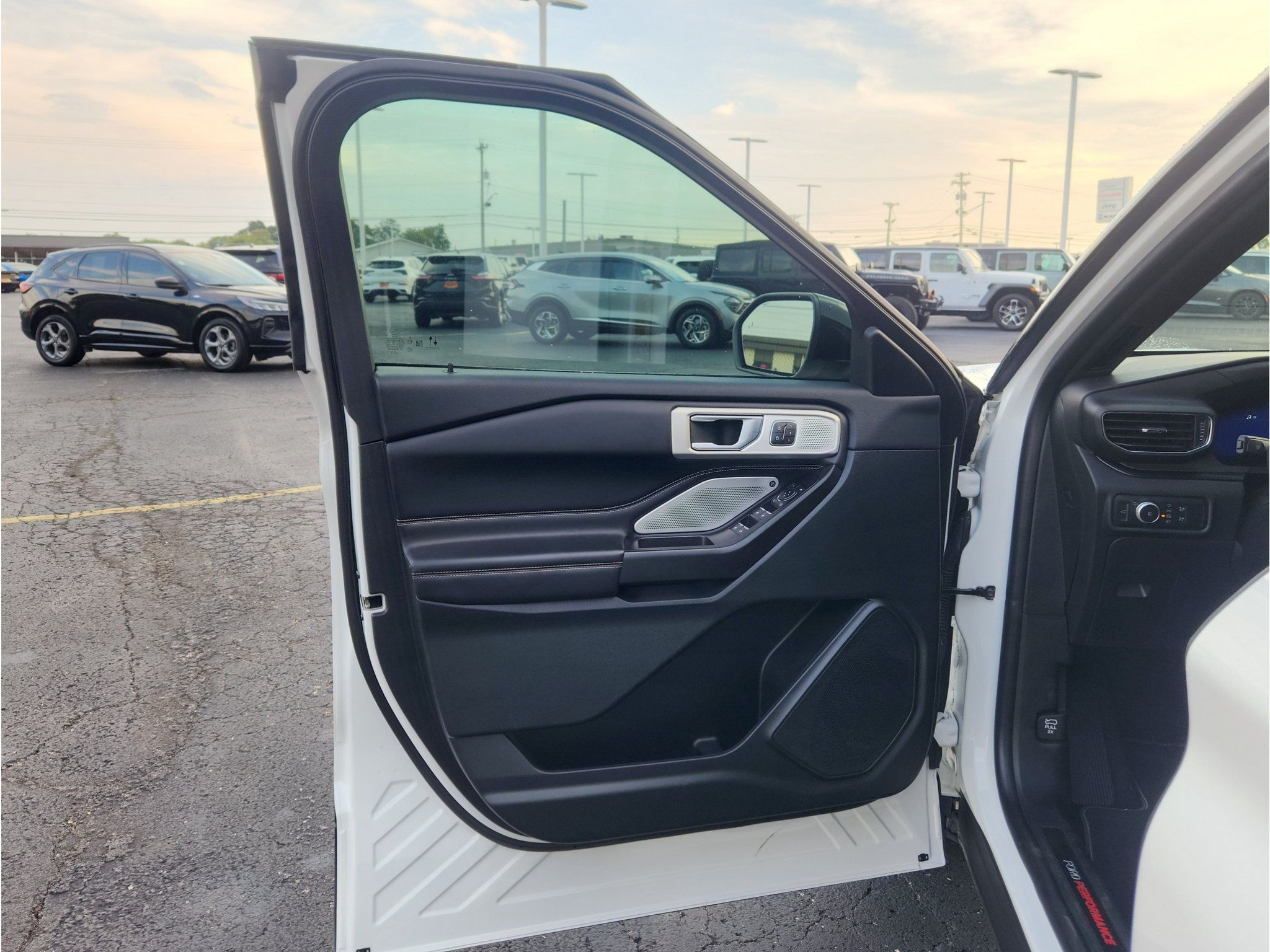 Used 2020 Ford Explorer ST w/ Premium Technology Package AWD/4WD image 22
