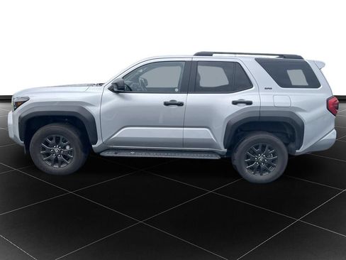 Used 2025 Toyota 4Runner SR5 AWD/4WD image 2