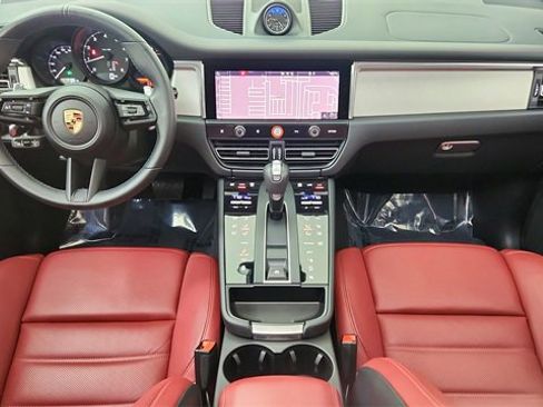 Used 2025 Porsche Macan image 86
