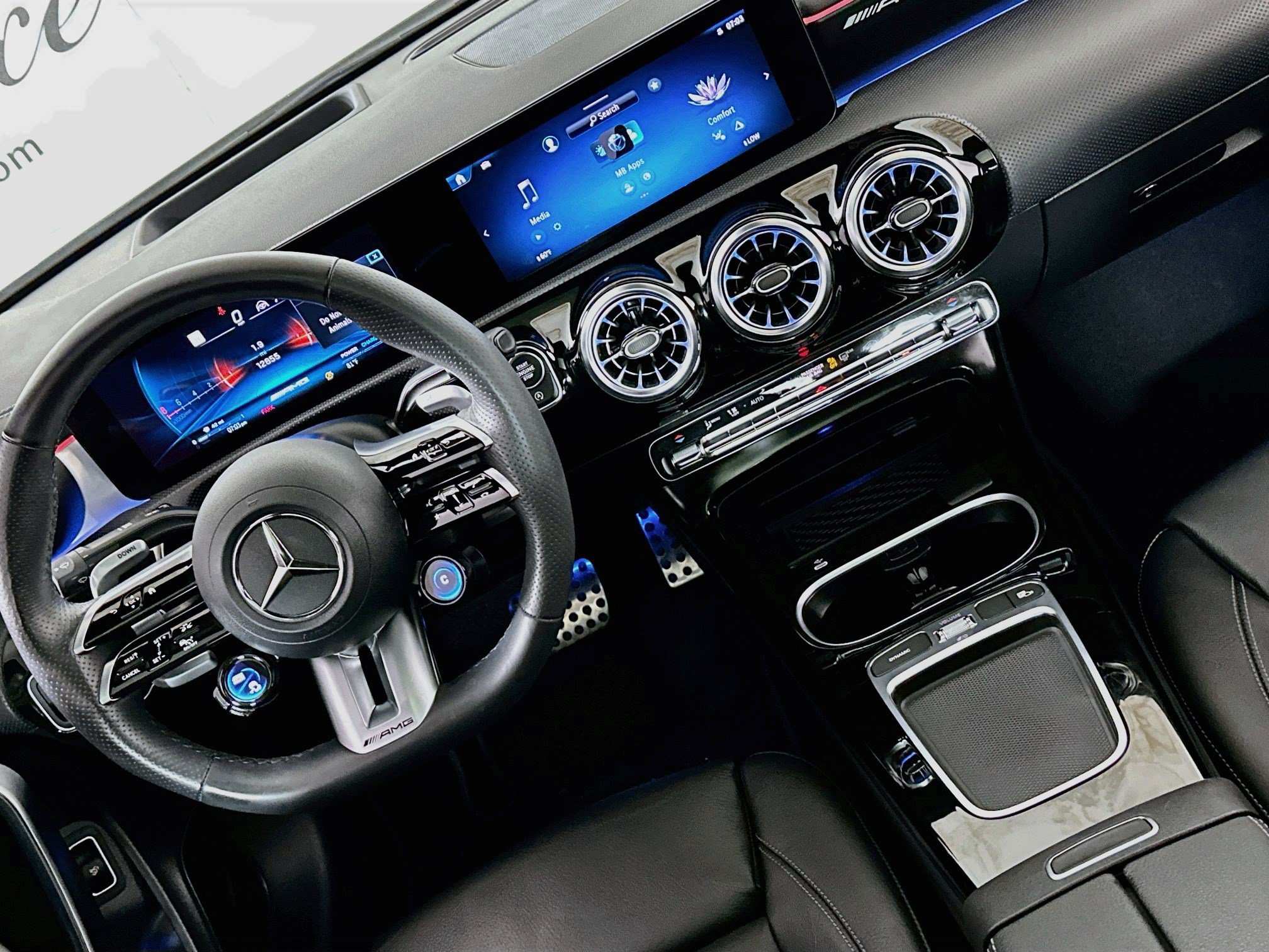 Used 2024 Mercedes-Benz CLA 35 AMG 4MATIC image 17