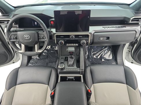 Used 2024 Toyota Tacoma TRD Sport AWD/4WD image 9