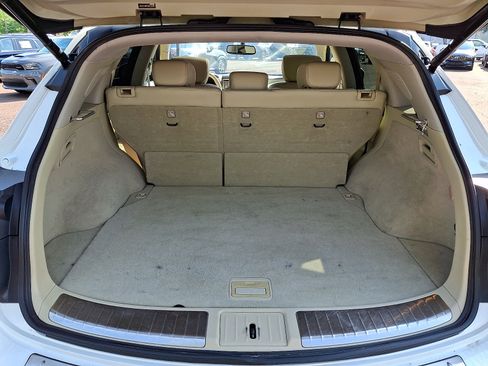 Used 2014 INFINITI QX70 AWD w/ Premium Package image 29