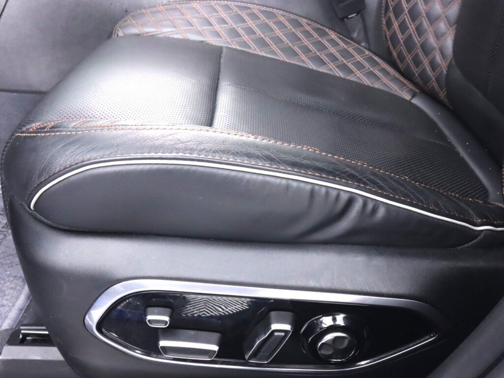 Used 2023 Jeep Grand Cherokee Summit AWD/4WD image 36