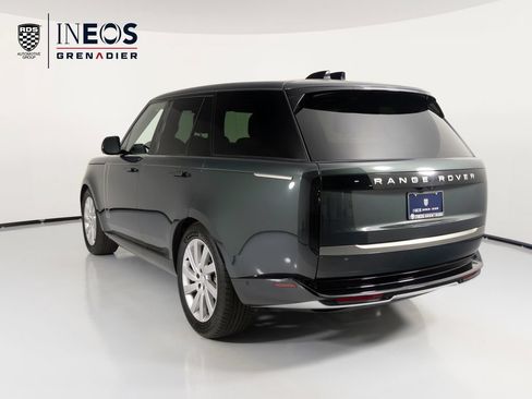 Used 2024 Land Rover Range Rover SE AWD/4WD image 4