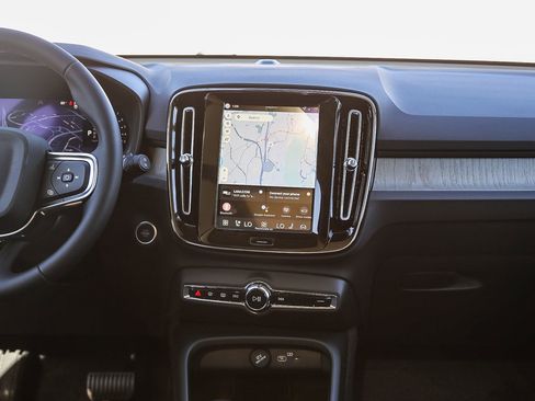 New 2026 Volvo XC40 B5 Core image 13