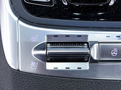 Used 2025 Kia Carnival SX Prestige image 33