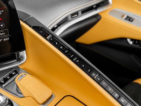 Used 2021 Chevrolet Corvette Stingray Preferred Conv w/ 2LT image 37