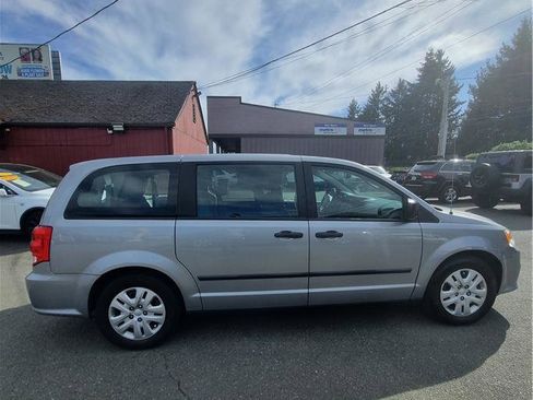 Used 2016 Dodge Grand Caravan American Value Package w/ UConnect Hands-Free Group FWD image 6