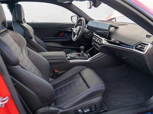 Used 2024 BMW M2 w/ Lighting Package image 40