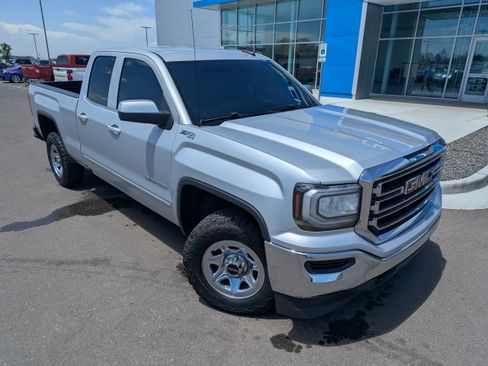 Used 2017 GMC Sierra 1500 SLE w/ Suspension Package, Off-Road AWD/4WD image 4