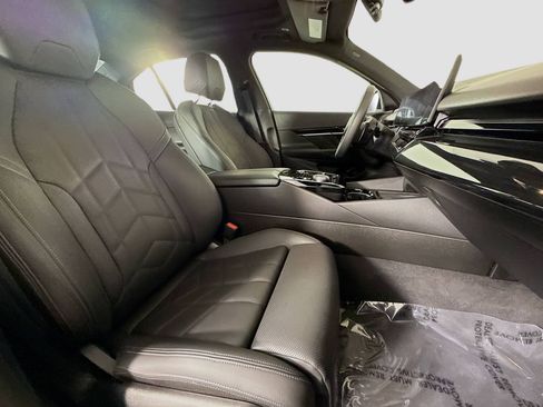 Used 2025 BMW 530i image 27