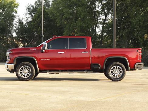 Used 2025 Chevrolet Silverado 2500 LTZ w/ LTZ Premium Package AWD/4WD image 4