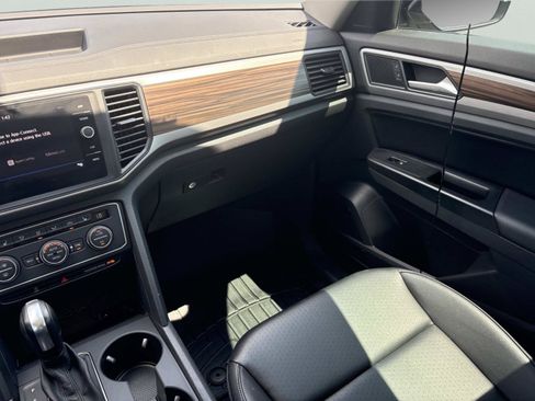 Used 2021 Volkswagen Atlas SE FWD image 12