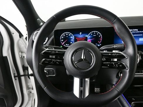 Certified 2025 Mercedes-Benz GLA 250 image 2