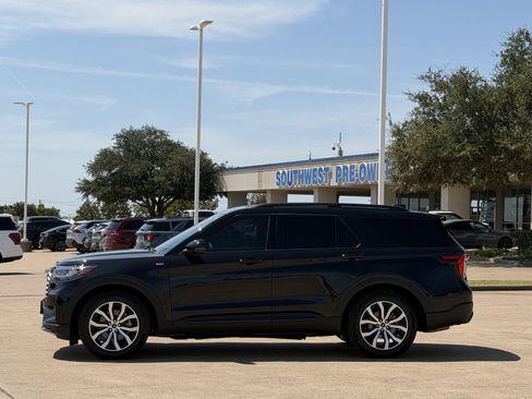 Used 2025 Ford Explorer ST-Line RWD image 7