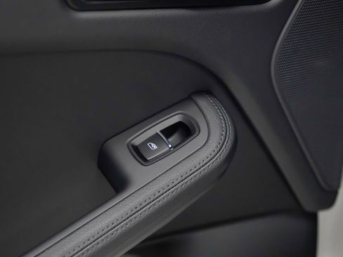 Certified 2026 Porsche Macan AWD/4WD image 29
