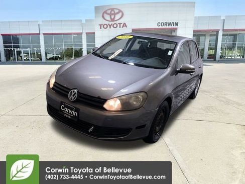 Used 2010 Volkswagen Golf 4-Door image 4