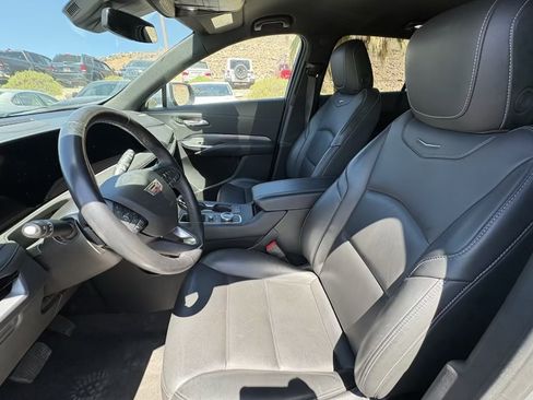 Used 2025 Cadillac XT4 Premium Luxury AWD/4WD image 9