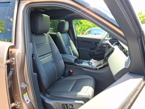 Used 2026 Land Rover Range Rover Evoque Dynamic SE AWD/4WD image 3
