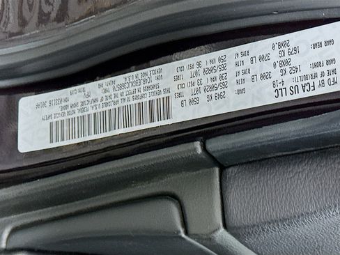 Used 2018 Jeep Grand Cherokee Limited image 12