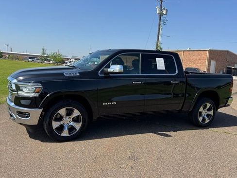 Certified 2022 RAM 1500 Laramie AWD/4WD image 3