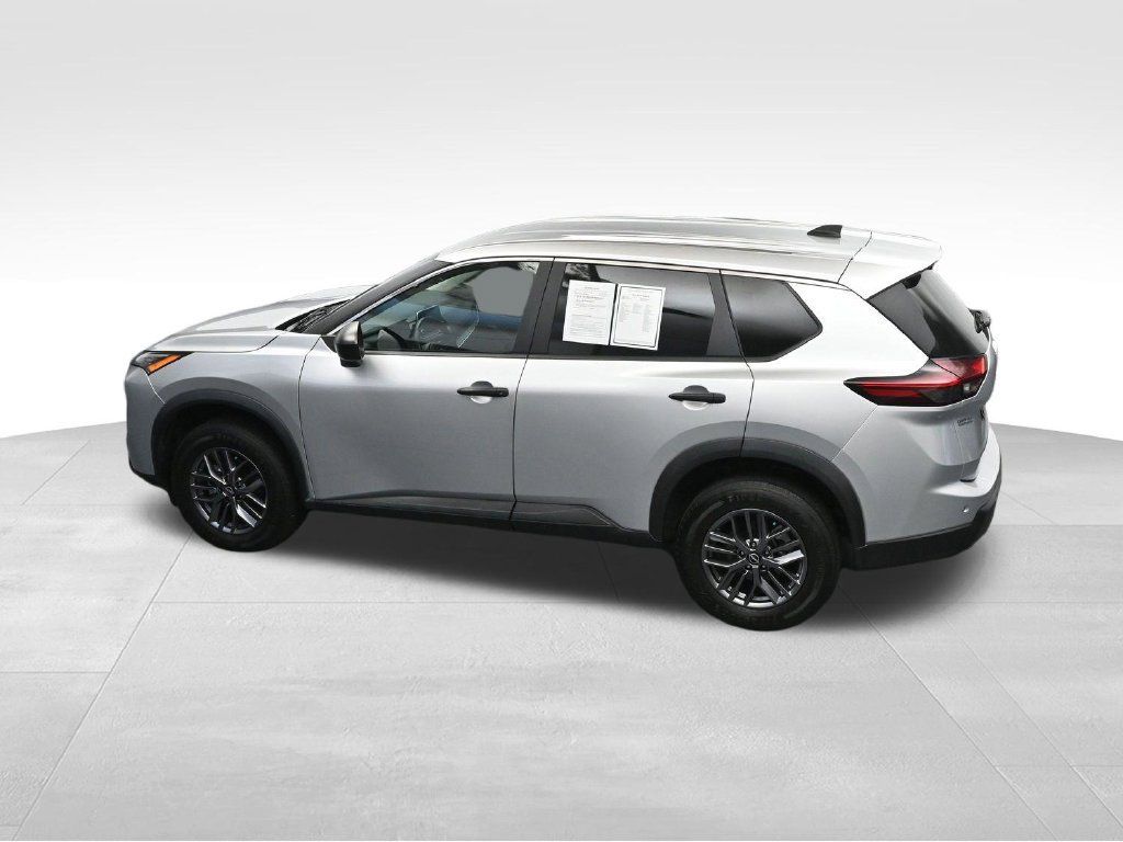 Used 2024 Nissan Rogue S AWD/4WD image 31