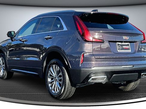 Used 2024 Cadillac XT4 Premium Luxury image 4