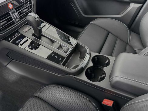 Certified 2025 Porsche Macan GTS image 21